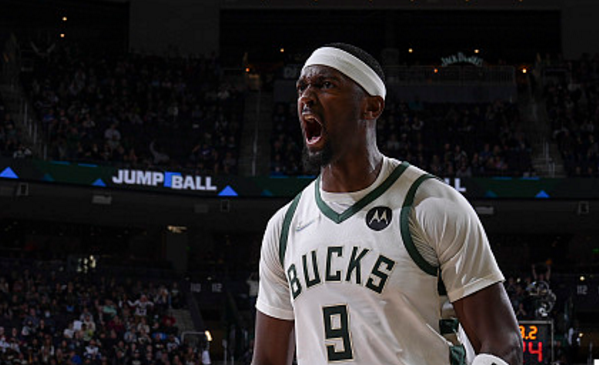  字母哥暴扣统治内线雄鹿大胜凯尔特人登顶东部